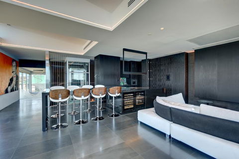 Luxe Haus - Accommodation Sunshine Coast 0