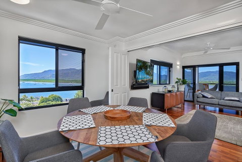 Luxury Cairns Penthouse Apt With Ocean Views (903) - Accommodation Sunshine Coast 3