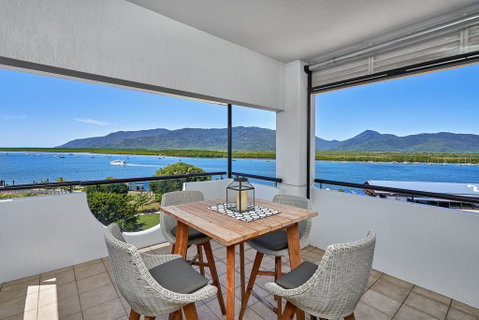 Luxury Cairns Penthouse Apt With Ocean Views (903) - Accommodation Sunshine Coast 0