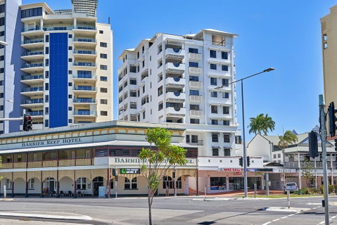 Luxury Cairns Penthouse Apt With Ocean Views (903) - Accommodation Sunshine Coast 1