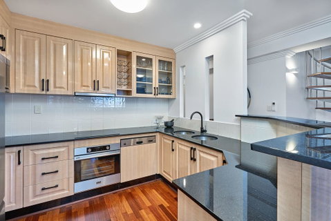 Luxury Cairns Penthouse Apt With Ocean Views (903) - Accommodation Sunshine Coast 2
