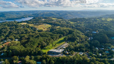 Luxury Hinterland Retreat - Family Suite With Hinterland And Ocean Views - Accommodation Sunshine Coast 2