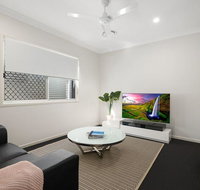 Luxury Home close to Sleemans QE2 Hospital  Griffith Uni - Accommodation Sunshine Coast