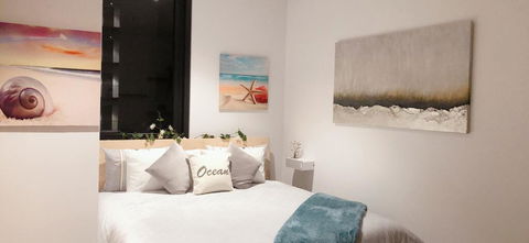 LUXURY KING APARTMENT PARRAMATTA CBD 1 MIN FROM STATION & WESTFIELD Sleeps 4 - Accommodation Sunshine Coast 1