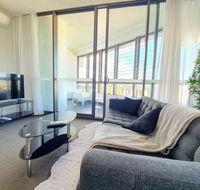 Luxury Level 2-bed 2-bath City View Apt in Olympic Park