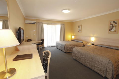 Maclin Lodge Motel - Accommodation Sunshine Coast 3