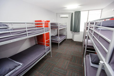 Mad Monkey Backpackers Waterfront - Accommodation Sunshine Coast 3