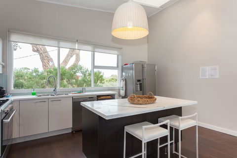 Madeleine Street - Accommodation Sunshine Coast 3