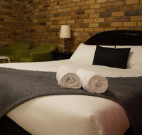 Magdala Motor Lodge  Lakeside Restaurant - Accommodation Sunshine Coast