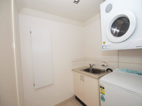 Magnificent Views - Mariners Mark - Accommodation Sunshine Coast 2