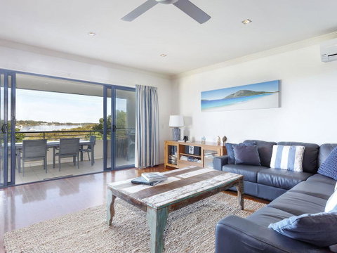 Magnificent Views - Mariners Mark - Accommodation Sunshine Coast 0