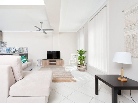 Magnolias @ Fingal Bay - Accommodation Sunshine Coast 3