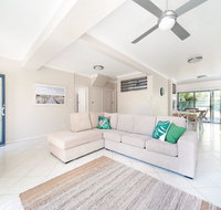 Magnolias  Fingal Bay - Accommodation Sunshine Coast