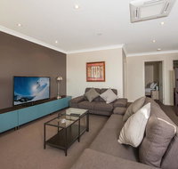 Maison Noir 2 - Well appointed modern accommodation with mountain views - Accommodation Sunshine Coast