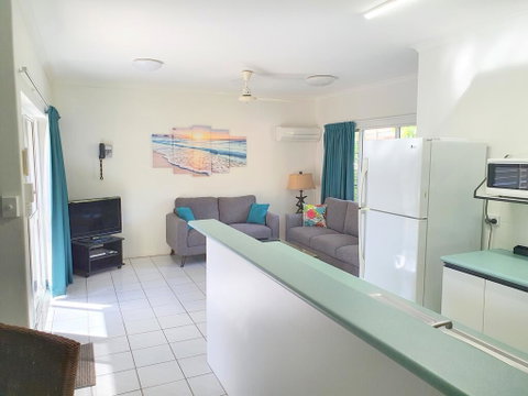 Mango Tree Aussie Holiday Apartments - Accommodation Sunshine Coast 2