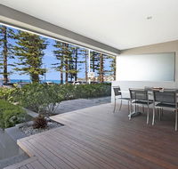 Manly Strand - Right on Manly Beach - Accommodation Sunshine Coast