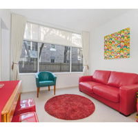 Manly Tranquil Escape - Modern Flat With Pool - Accommodation Sunshine Coast