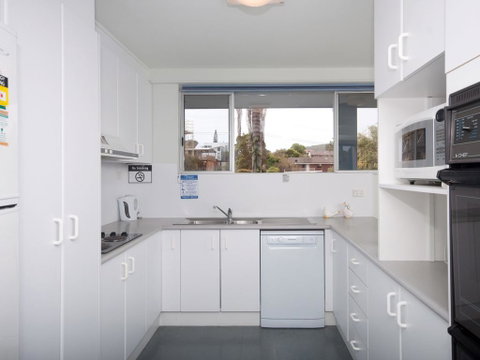 Marine Drive, Cirrus, Unit 6, 44 - Accommodation Sunshine Coast 3