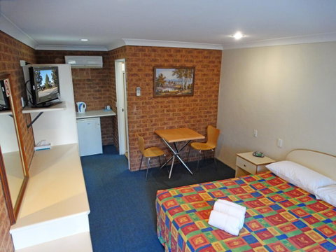 MAS Country Colonial Motor Inn - Accommodation Sunshine Coast 1