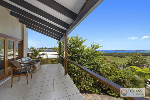 Mcauleys Beach House - Accommodation Sunshine Coast 2