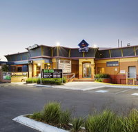 Meadow Inn Hotel-Motel - Accommodation Sunshine Coast