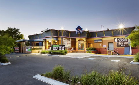 Meadow Inn Hotel-Motel - Accommodation Sunshine Coast 0