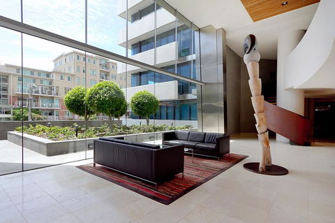 Melbourne Seaviews, Pool & Tennis - Accommodation Sunshine Coast 2