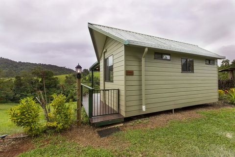 Mena Creek Flower House - Accommodation Sunshine Coast 0