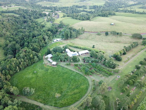 Mena Creek Flower House - Accommodation Sunshine Coast 3