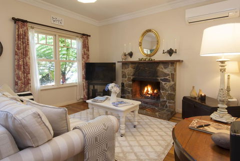 Merrow Cottages - Gatehouse - Accommodation Sunshine Coast 3