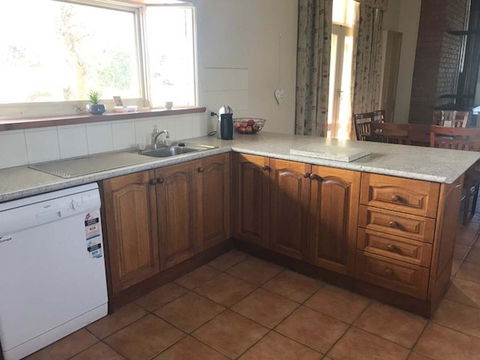 Merton Manor - Accommodation Sunshine Coast 1