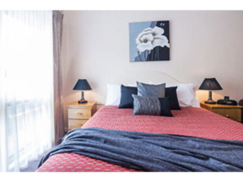 Mid City Motel And Apartments - Accommodation Sunshine Coast 3