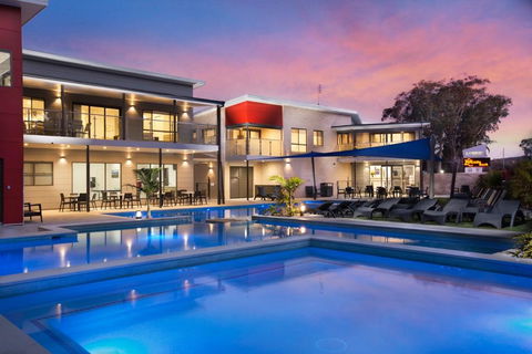 Middle Rock Holiday Resort - Accommodation Sunshine Coast 0
