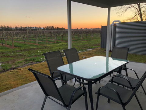 Milawa Vineyard Views - Guesthouse 1 - Accommodation Sunshine Coast 3