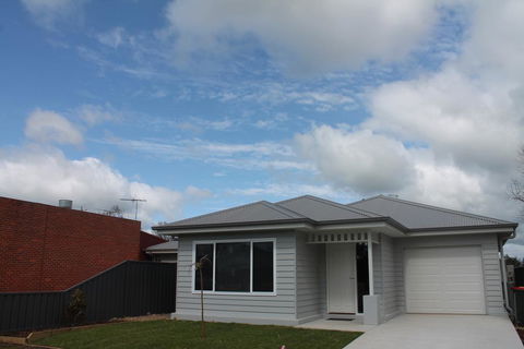 Milawa Vineyard Views - Guesthouse 2 - Accommodation Sunshine Coast 3