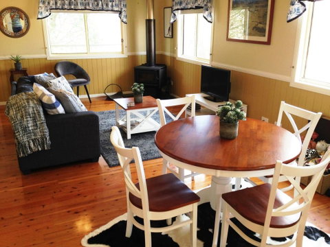 Milford Country Cottages - Accommodation Sunshine Coast 2
