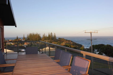 Milton 5 99 Pacific Drive - Accommodation Sunshine Coast 0