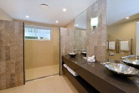 Mirage Luxury Villas - Accommodation Sunshine Coast 3