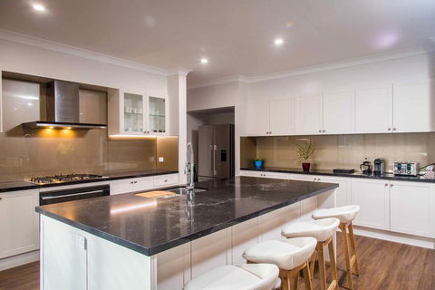 Mirambeena - Accommodation Sunshine Coast 3