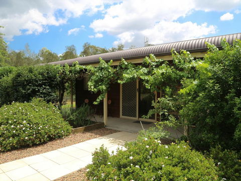Misty Glen Cottage - Accommodation Sunshine Coast 2