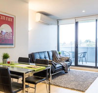 Modern 1 Bedroom Apartment In Tranquil Parklands - Accommodation Sunshine Coast