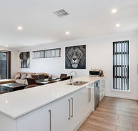 Modern Luxury at Christies Beach - Accommodation Sunshine Coast