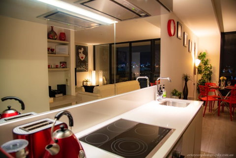 Modern, Clean, Luxury At The Right Price..... - Accommodation Sunshine Coast 1