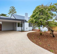 Molly's Beach House - Accommodation Sunshine Coast