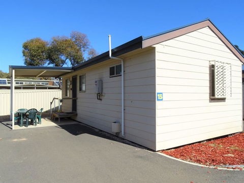 Moonta Bay Cabins - Accommodation Sunshine Coast 1