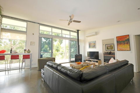 Moriarty Studio - Chic Couples Retreat - Accommodation Sunshine Coast 0