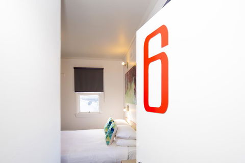Mowbray Hotel - Accommodation Sunshine Coast 2