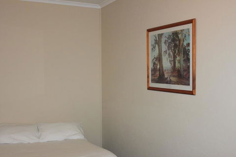 Mt Gambier International - Accommodation Sunshine Coast 3