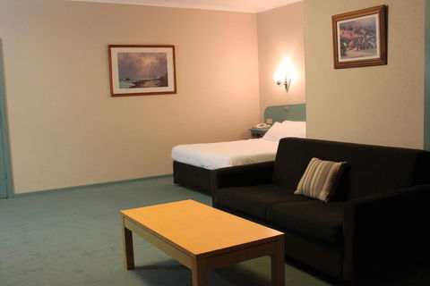 Mt Gambier International - Accommodation Sunshine Coast 1