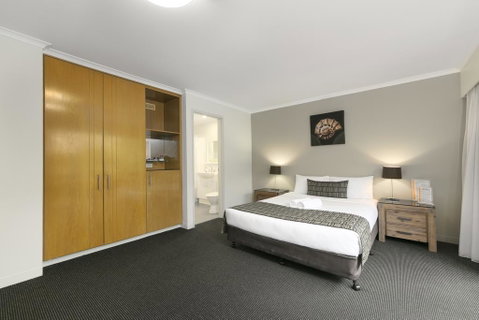 Mt Ommaney Hotel Apartments - Accommodation Sunshine Coast 0